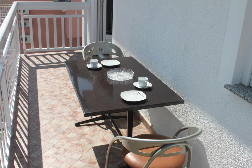 Apartments Miletic J-I Vodice Room photo