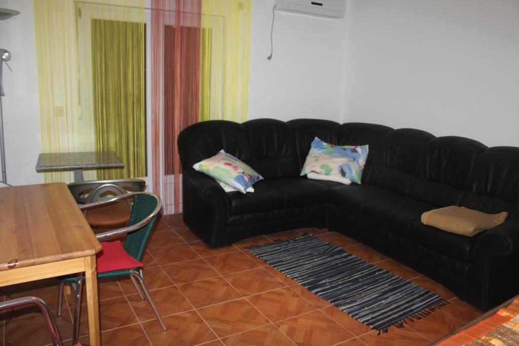 Apartments Miletic J-I Vodice Room photo