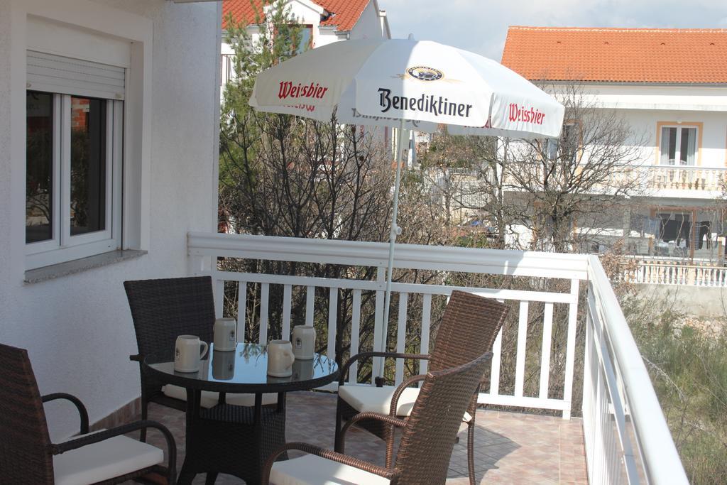 Apartments Miletic J-I Vodice Room photo